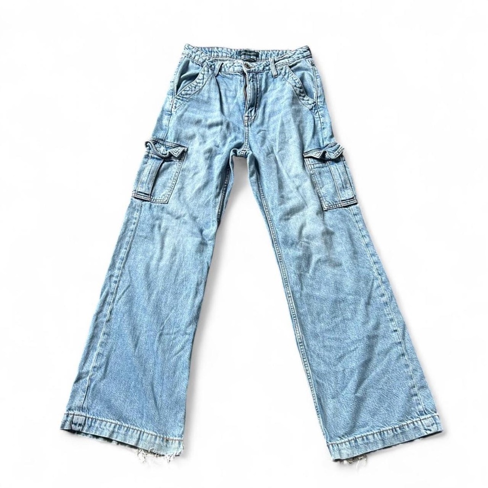 Light wash blue denim cargo jeans with frayed hem #cargo #denim   Size 8